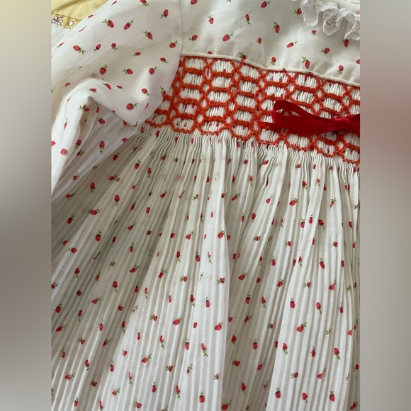 Vintage Winnie the Pooh smocked floral rosebud dress from Sears - Picture 2 of 4